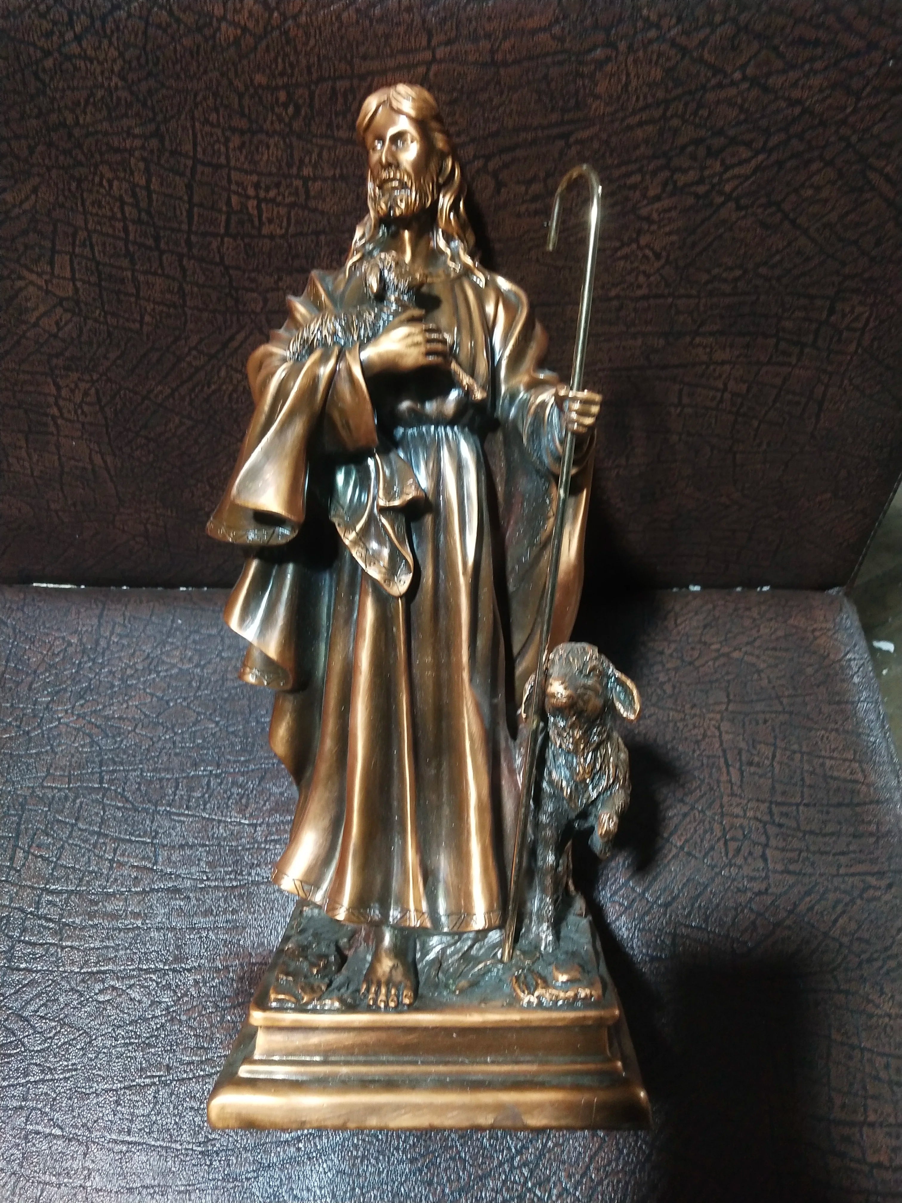 Jesus Statue Alloy Ornament Home Furnishing Holy Decor Catholicism Lord Christ Figurine Lamb of God
